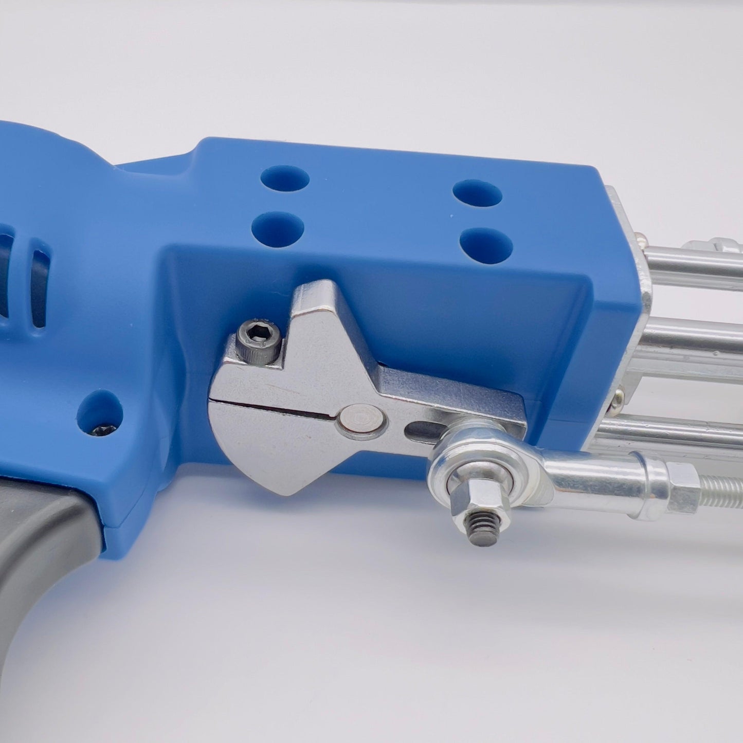 AK-V Tufting Gun: Leise Präzision für handwerkliche Exzellenz