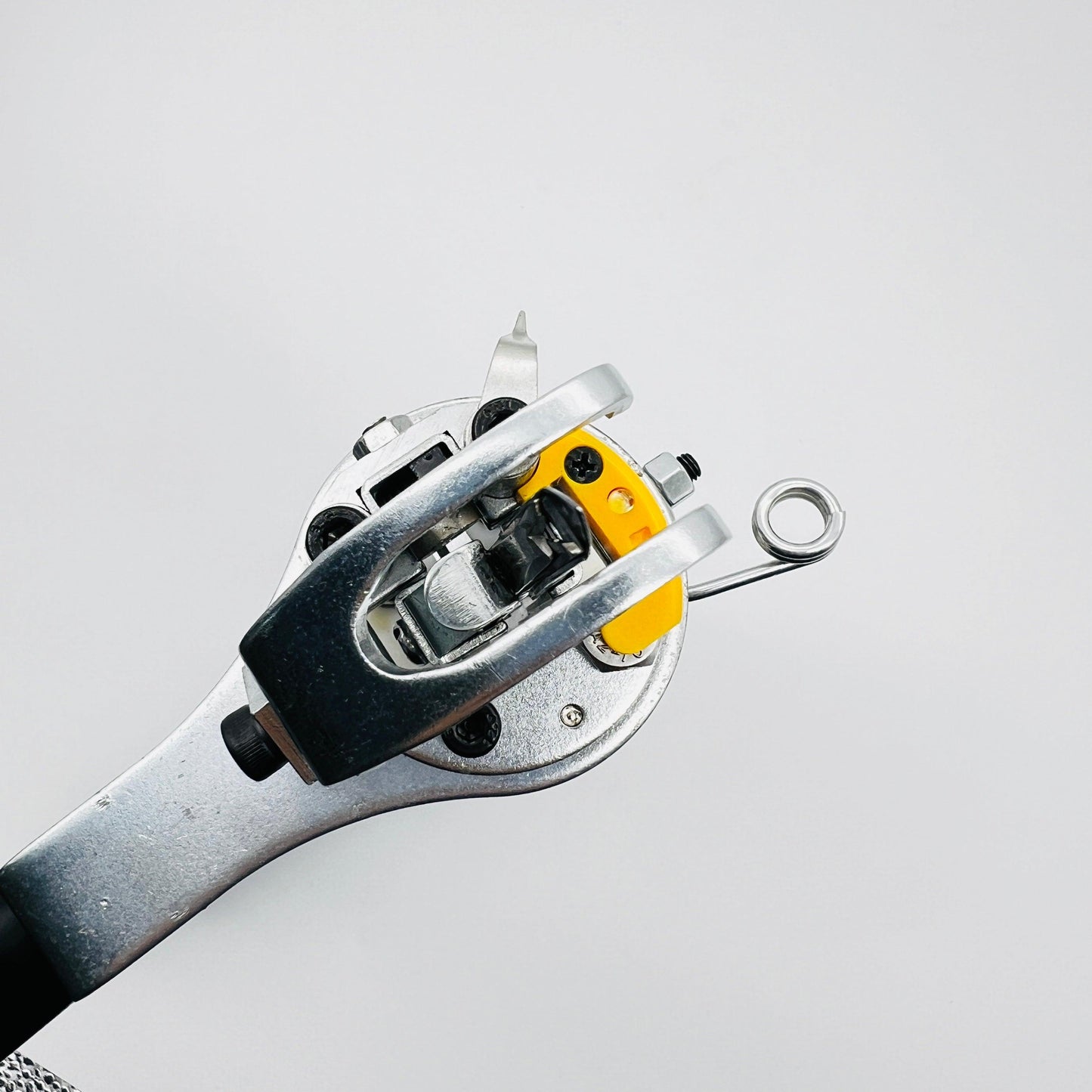 AK-V Tufting Gun: Leise Präzision für handwerkliche Exzellenz