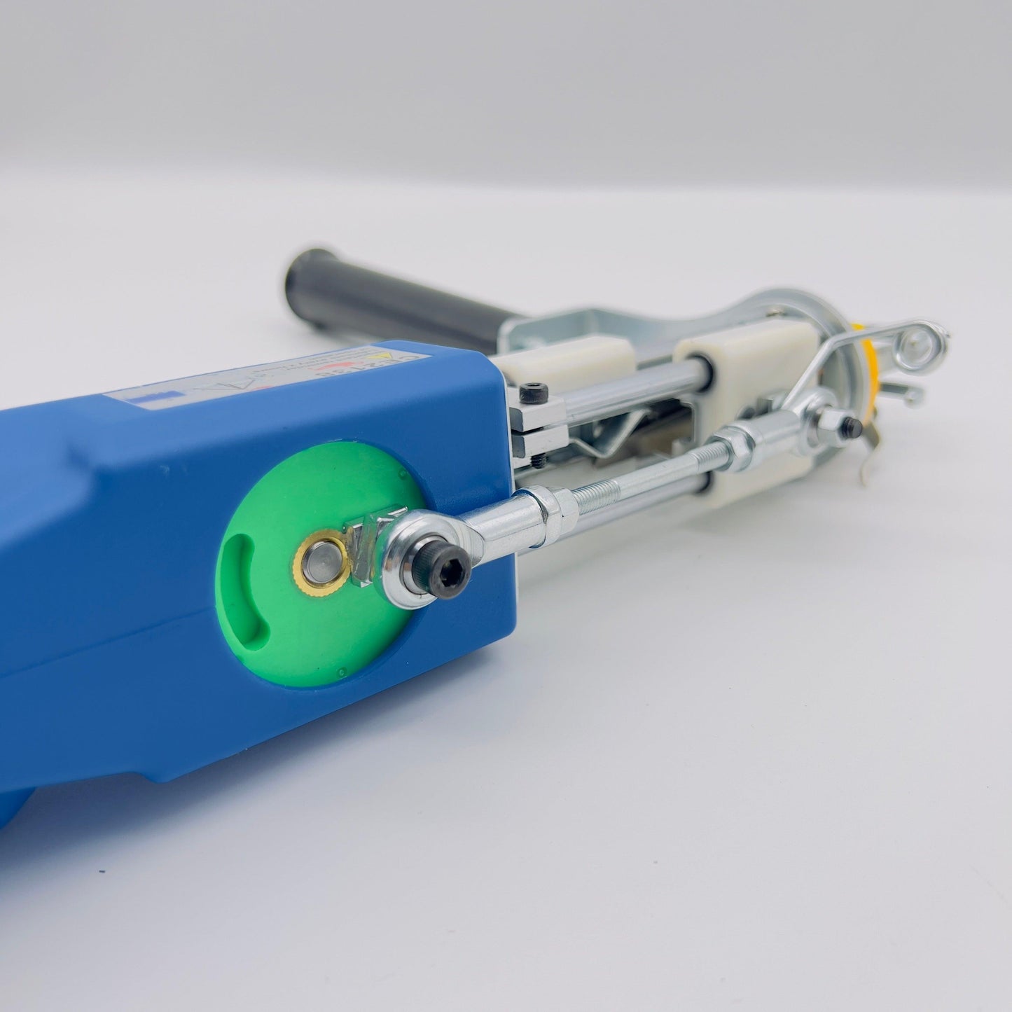 AK-V Tufting Gun:安静精确,打造卓越工艺