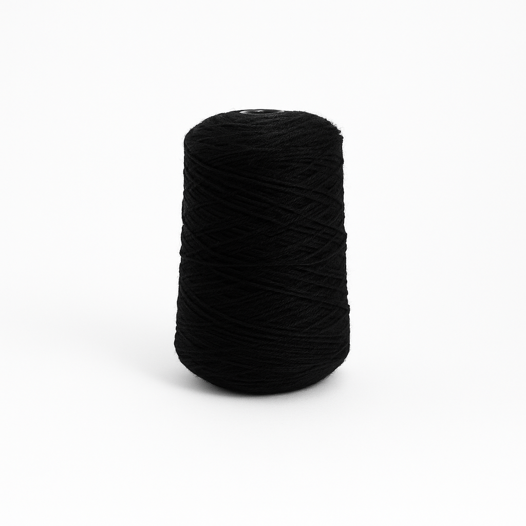 خيط توفتينغ من الصوف 100% أسود على مخروط (061)