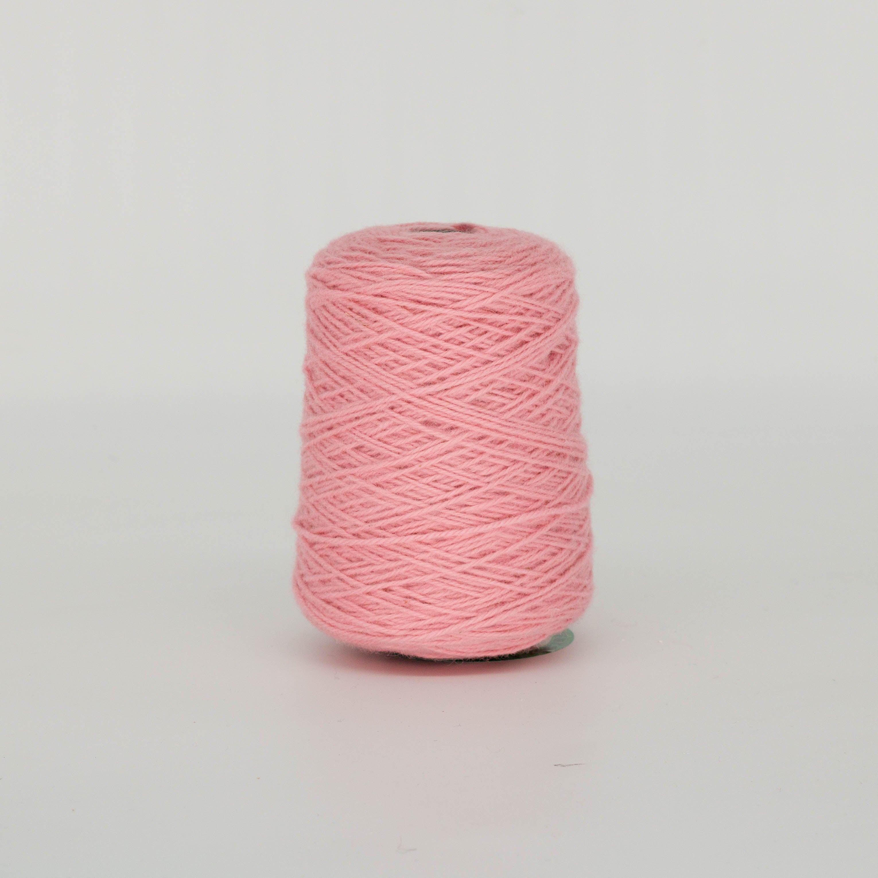 Hilo de mechones de lana 100% rosa concha en cono (459)
