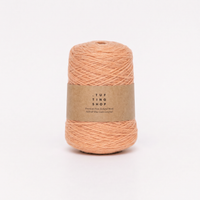 Light Apricot (325) - 100% Wool Tufting Yarn, 500 g Cone